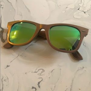 Ray Ban sunglasses - Wayfarer Cosmo Collection